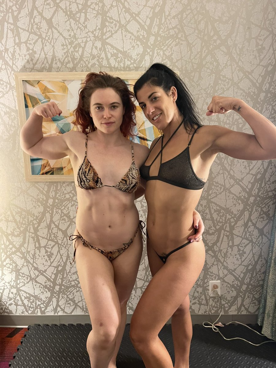 ProteinWrestlin's tweet photo. Last night filmed with @originallysugar @Alexislexiluna  and @BiancaBlance had too much fun last night with these 3 ladies from Canada 🇨🇦, London, and Italy. #italiangirl #londongirl  #Canadiangirl #alphafemale #femalewrestling #muscularwomen #competitive #toplesswrestling #nude https://t.co/p7z5vnM9c3