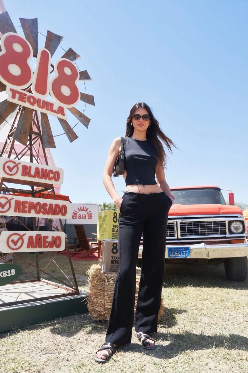 BritishVogue's tweet photo. Kendall Jenner’s anti-Coachella look is a lesson in festival dressing: https://t.co/deAuIAdsmR https://t.co/HO858Ajv63