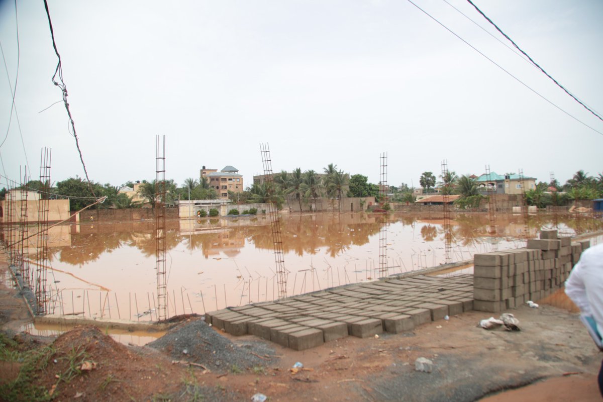 Suite aux pluies diluviennes de cette nuit causant des inondations dans plusieurs quartiers de <a href="/7_golfe/">Commune Golfe 7</a>, j’ai effectué une visite de terrain pour constater de visu les faits et soutenir moralement les sinistrés. Nous allons tous mettre en œuvre pour le mieux-être des populations.