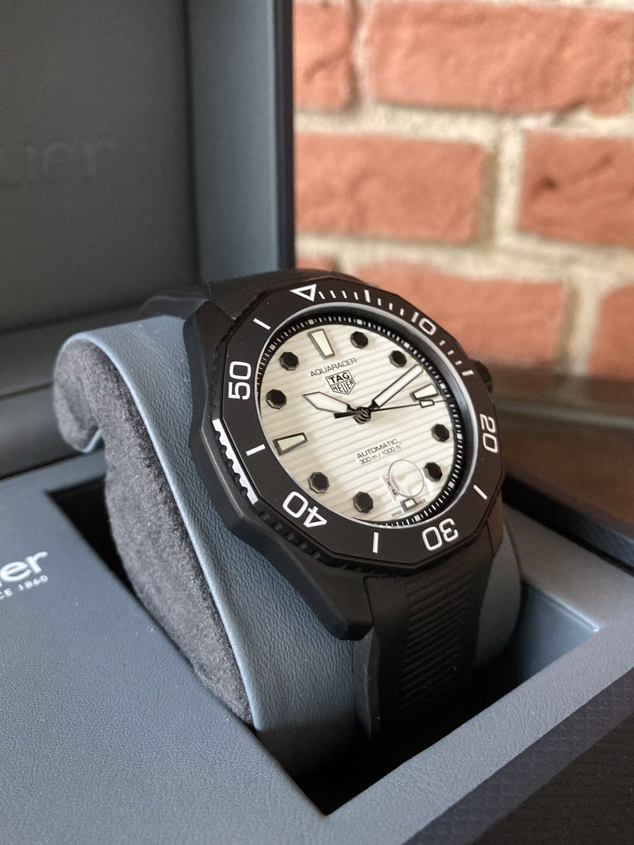 CopeJewellers's tweet photo. TAG Heuer Aquaracer Nightdiver 🌚
#TAGHeuer #Aquaracer #Nightdiver #Automatic #Calibre5 #PreOwned #SecondHand #SwissWatch #PrestigeWatches #ShopLocal #SupportSmallBusiness #Nottingham #Independent #FamilyBusiness #Notts #Nottinghamshire https://t.co/i6OdNlUFWH
