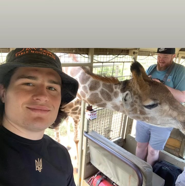 LeinsterLeo's tweet photo. 😔 Seeing the lads post pics of safari is like seeing your ex posting holiday pics with their new partner.
#PoorLeo #LeoTheLion https://t.co/3v1meAdciE