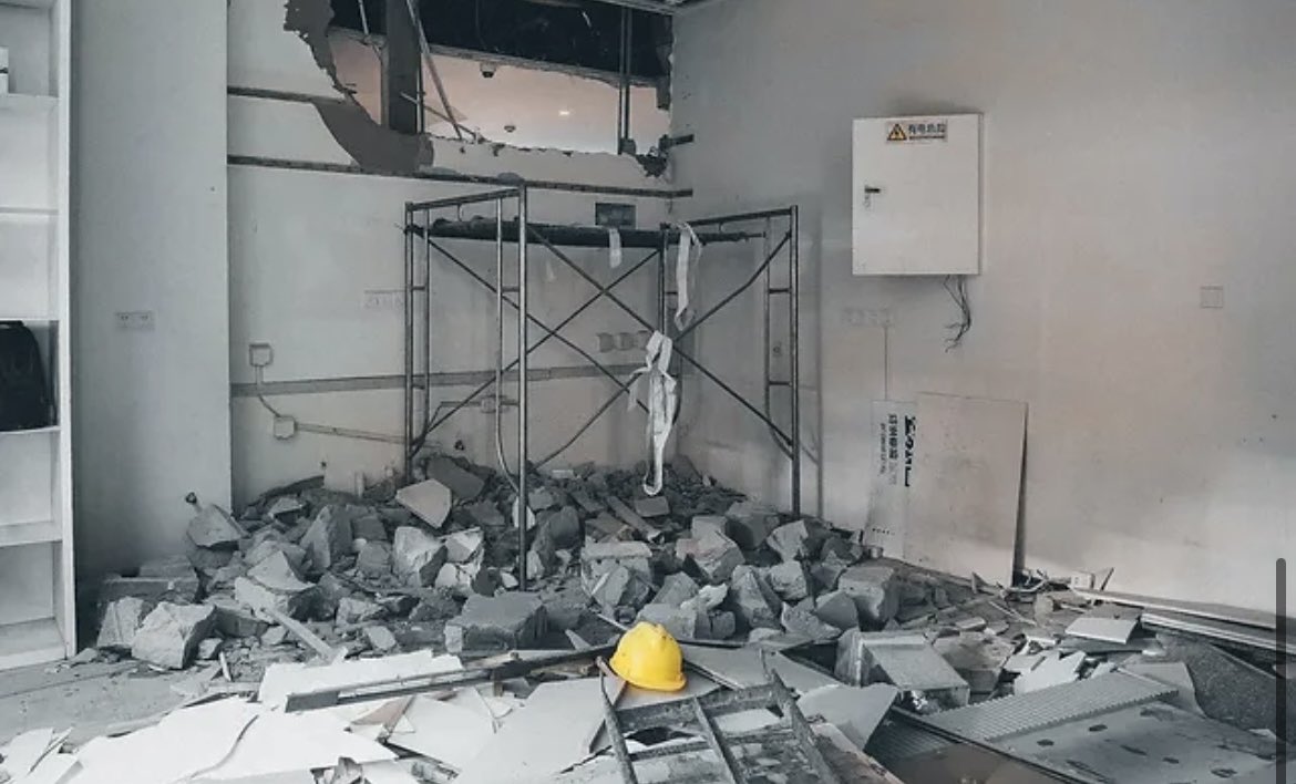 Ecoclean_Corp's tweet photo. EcoClean Abatement provides safe and eco-friendly demolition services for various structures, including buildings, structures, and interior spaces. We follow sustainable practices to ensure that the demolition process is carried out in an environmentally responsible manner. https://t.co/ECXzOnNi4M