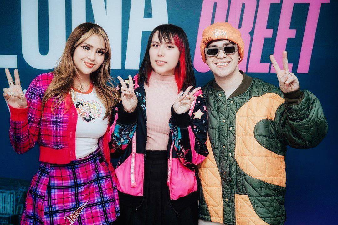 IchiLychee's tweet photo. No sé cómo expresar lo lindos que son ambos, no hablo solo físicamente sino que como personas, después de tantas horas parados recibiendo gente seguían con una disposición maravillosa, gracias @arigameplays y @JuanSGuarnizo por venir a Chile 💕 https://t.co/24ZLe1dZuF