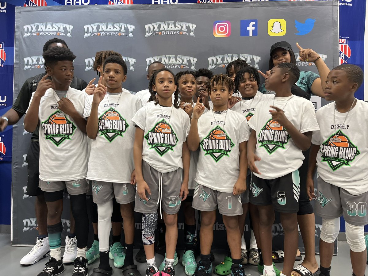 Ehill2029's tweet photo. 2023 Dynasty Hoop Spring Bling 6th Grade Champs🏆 https://t.co/T17qS6xhRo