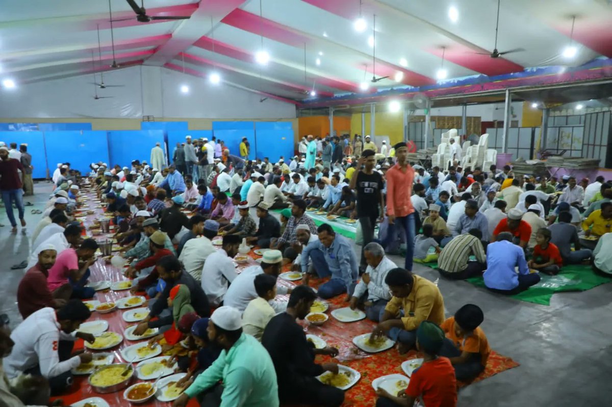 ARJanampalli's tweet photo. జనంపల్లి అనిరుధ్ గారి సారథ్యంతో కాంగ్రెస్  పార్టీ ఆధ్వర్యంలో ఏర్పాటుచేసిన ఇఫ్తార్ విందు కార్యక్రమానికి ముఖ్య అతిథులుగా హాజరైన టిపిసిసి సీనియర్ ఉపాధ్యక్షులు ఒబేదుల్లా కోత్వాల్ గారు, జనంపల్లి అనిరుద్ రెడ్డి గారు మాజీ జిల్లా అధికార ప్రతినిధి జనంపల్లి దుశ్యంత్ రెడ్డి గారు... https://t.co/iIGQt5GqLk