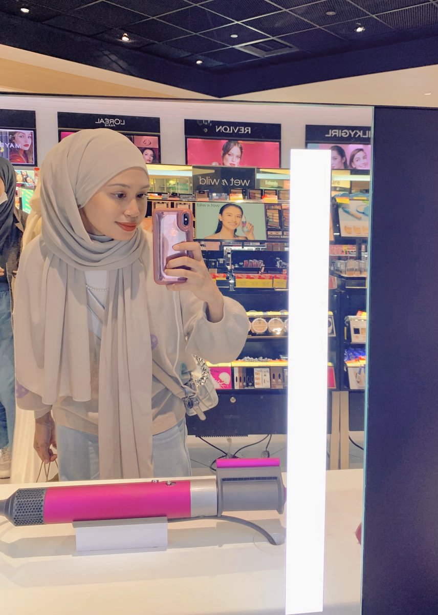 k1naas's tweet photo. Shawl instant ni nak buat style selempang boleh, nak buat macamni pun onzzz

Yang i pakai ni material chiffon. Senang sebab dia ada scarf sekali attach kat shawl. Belakang scarf tu ada tali so dia tak senang bergerak https://t.co/ZeNPXlLmsi