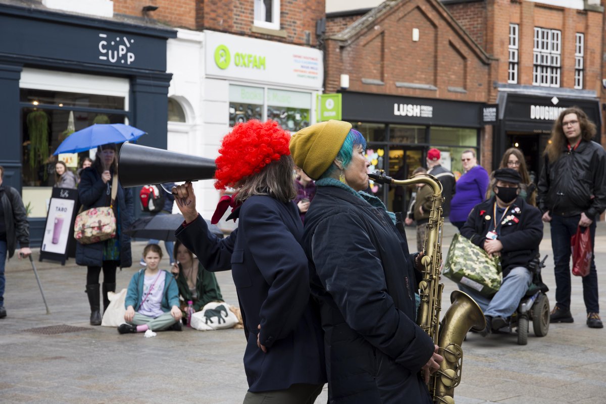 We can’t believe that The High Street Happening took place a month ago!! 😮

Sharing some moments of the happening and the wonderful artists captured by Sophie Lavender 📸