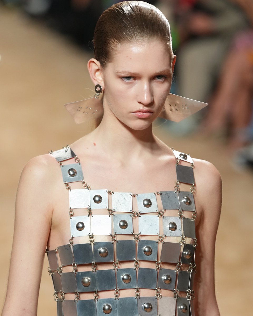 Dazzling details. #PacoRabanne #AW23. Photos courtesy of @gettyimages