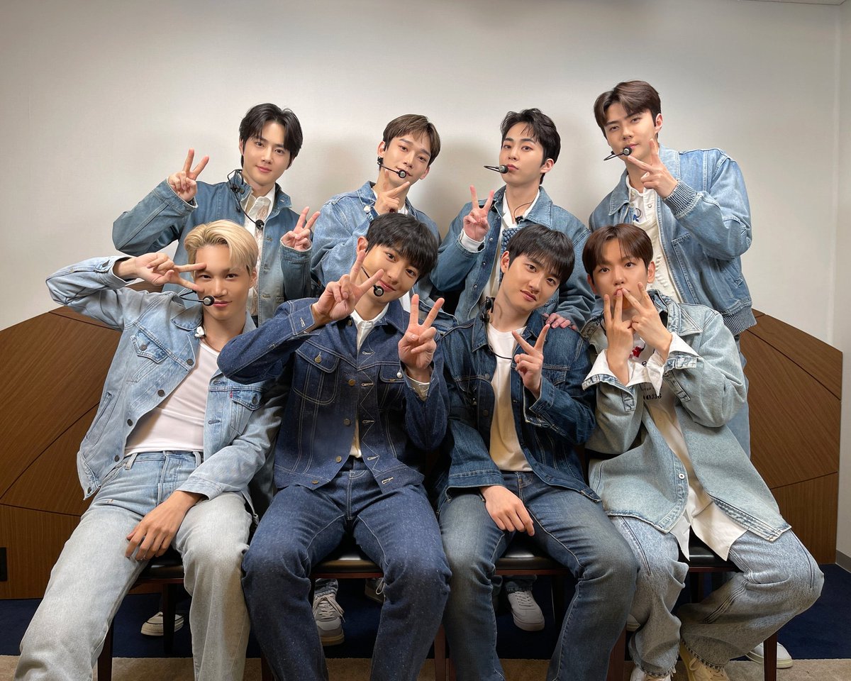 EXOPINKBASE's tweet photo. #exopink : fanmeeting

‘ #surong #baekmi #chanji #kyungjoo #seyoung
‘‘ #aurepio #kyongchu https://t.co/amZCfovcz6