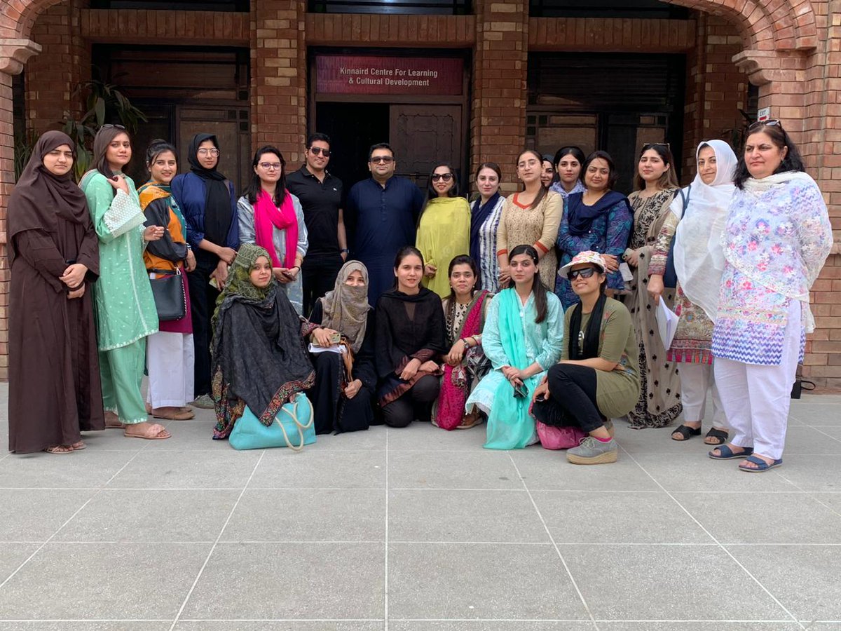 AhmadRehanKhan's tweet photo. Workshop on the management of Borderline Personality Disorder at @Kinnaird_kclcd
#KCLCD #kinnaird #borderlinepersonalitydisorder #psychiatrist #psychology #mentalhealthawareness #mentalhealthatoms #mentalillness #bipolar #Lahore #Pakistan #USA #psychtwitter #MedTwitter https://t.co/gCDMFN4TZr