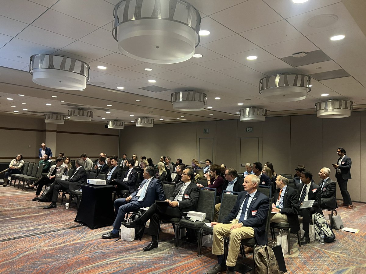 TransplantAnes's tweet photo. Full house at #SATA23 #transplant #anesthesiology https://t.co/SCXjy9mANJ