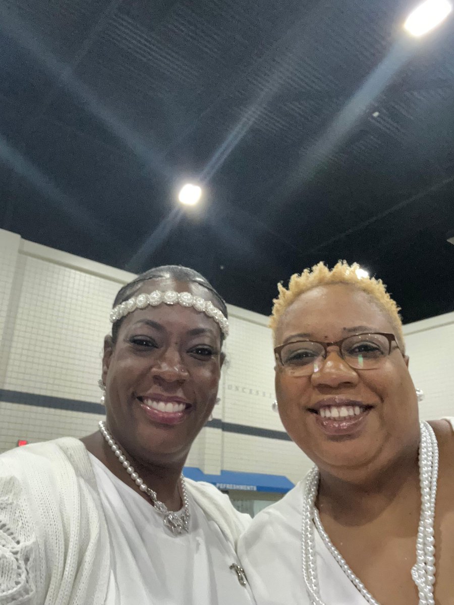 SGRhoAtlIZS's tweet photo. #IconicIZS ended the #SER83 regional conference in remembrance of Sorors who are no longer with us and a spirit filled prayer breakfast featuring our Basileus Linnea Buckhalter as one of the keynote speakers.
#SigmaGammaRho
#SisterhoodByTheSea
#sophisticatedser https://t.co/qNXwKfgWRk
