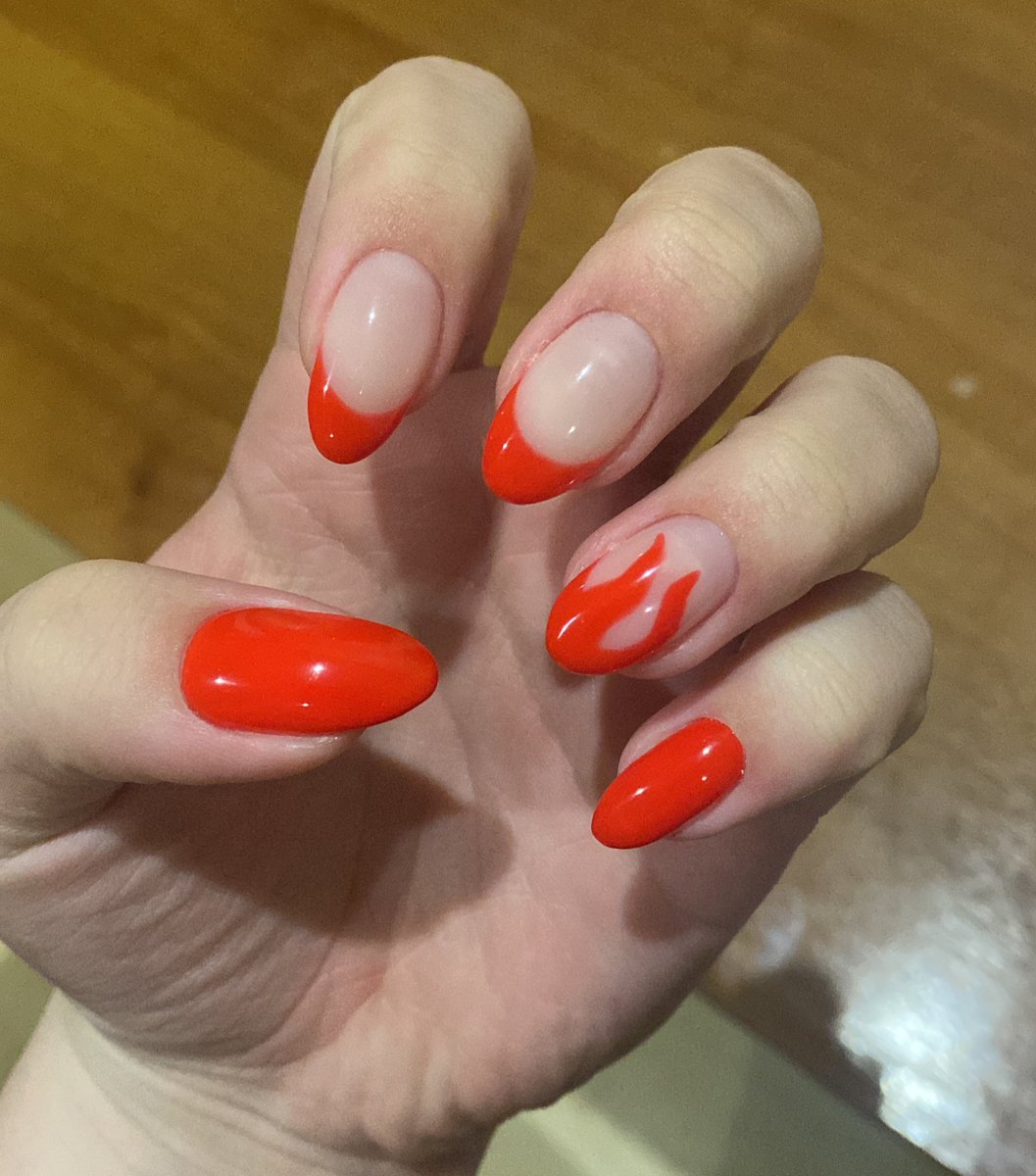 забыла ноготочками похвастать