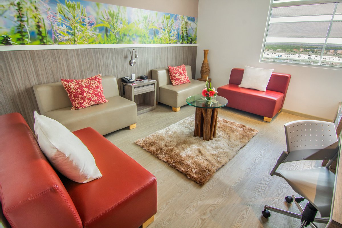 Nuestro Hotel cuenta con espacios que te permiten disfrutar de un ambiente familiar y acogedor. 

Visítanos en bit.ly/webGhlI