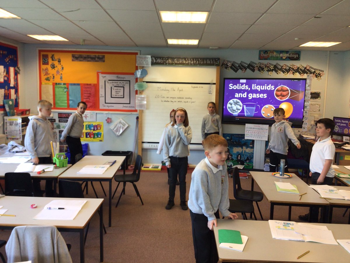 CollingwoodYr4's tweet image. A great first day back! We had fun learning about states of matter! #solidliquidgas