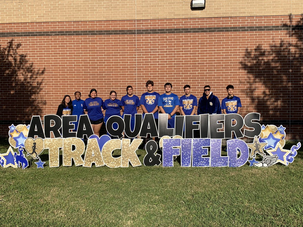 SDGirlsTrack's tweet photo. Field event and distance competitors already heading to Area Meet 💙 https://t.co/JiST6NLuBZ