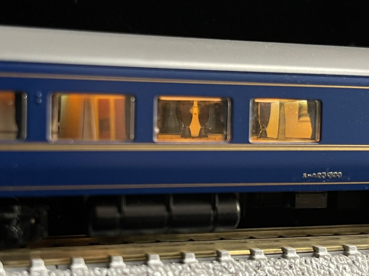 cm2RSC's tweet photo. Nゲージの簡単な加工などをやってます。最近は、たくさん集めたTOMIXの北斗星を整備し始めました。多種多様な北斗星なので、各車両の特徴を再現すべく、自作で内装パーツを作って加工しています。

整備記録や車両紹介をnoteにまとめてます。
https://t.co/OyA1li8o75 https://t.co/MoNKN3C3P7