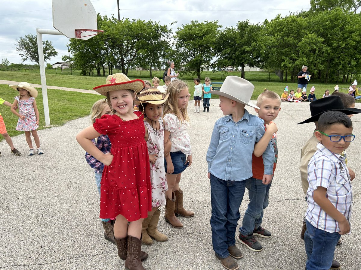 Chisholm Trail Elem tweet media