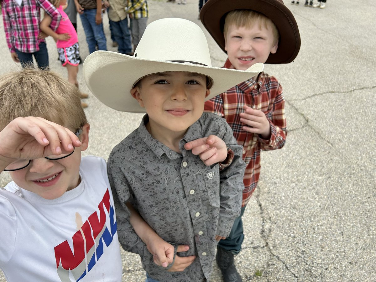 Chisholm Trail Elem tweet media