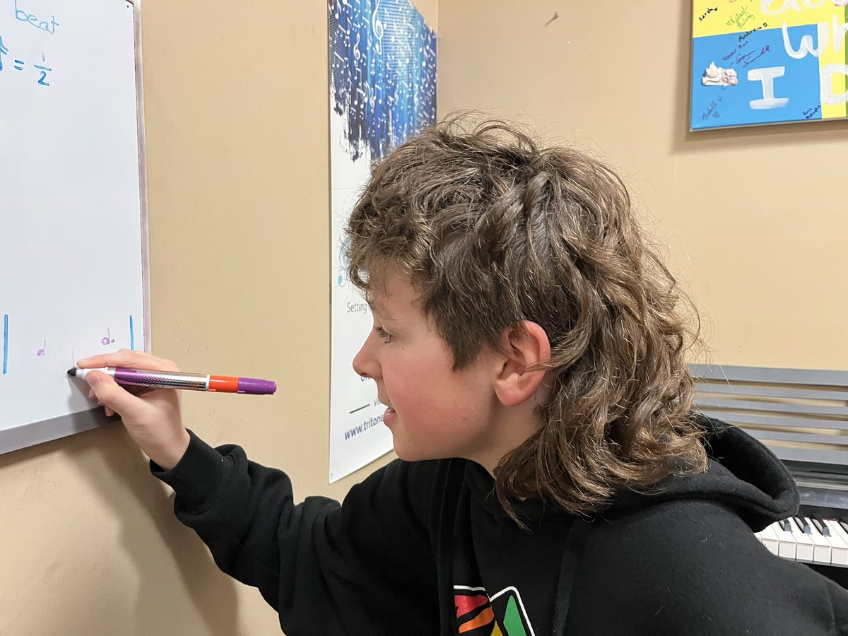 TriToneMusic's tweet photo. Looks like another fun lesson in Mari’s room! The marker style picking looks impressive, Graeme!
#TriToneMusicStudios #TriToneMusicStudiosOrangeville #UkuleleLessonsOrangeville #PianoLessonsRidgeville #VocalLessonsOrangeville #SingingLessonsOrangeville #VoiceLessonsOrangeville https://t.co/Zyg9tsW6Iv