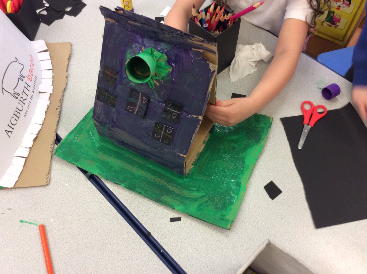NRInfant's tweet photo. Year two had a fantastic start to their new topic! We enjoyed being architects and planning our buildings. We then used joining techniques and card to build them. https://t.co/vvp39wloqq