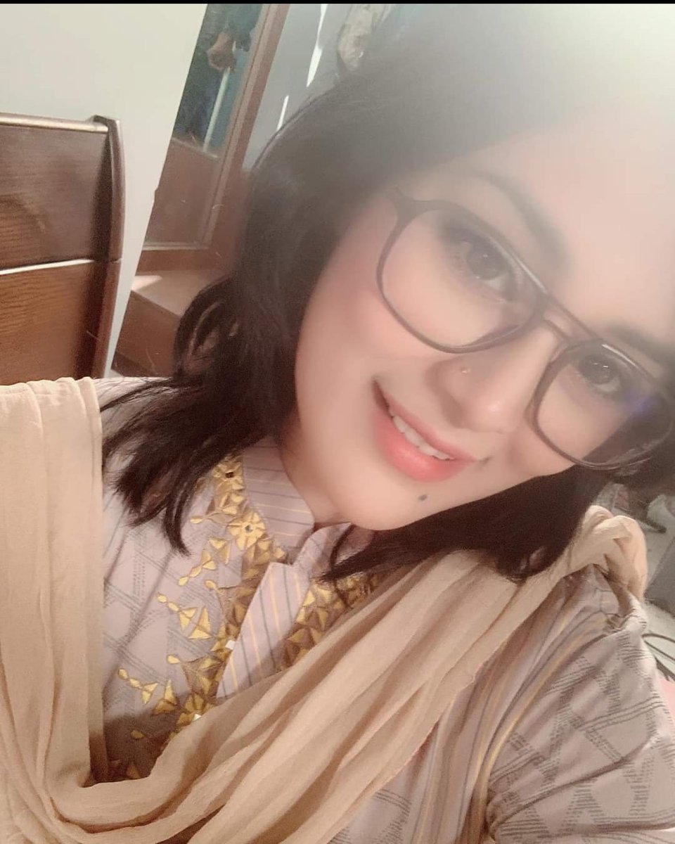 মেয়েদের শরীরের কোন জিনিস সবচেয়ে বেশি নরম হয় ? 🙄
