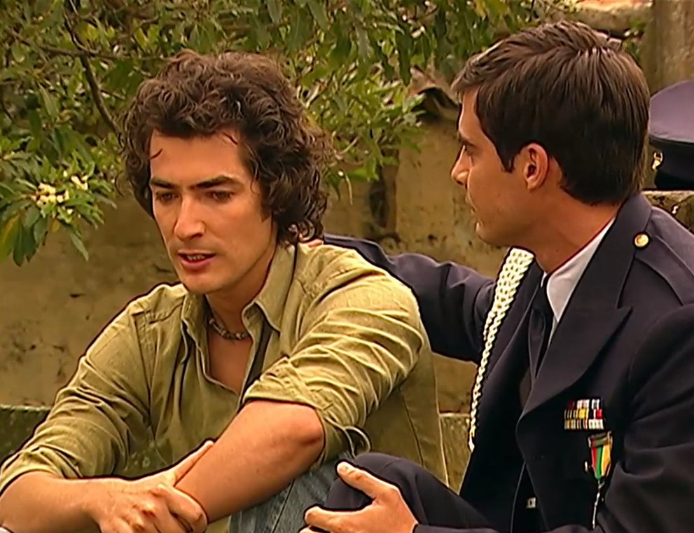 xLaTormenta's tweet photo. #LaTormenta #LaTormentaNova #LT91 Miguelón intenta acercarse a su hermano. https://t.co/p1WvZ8k9gh