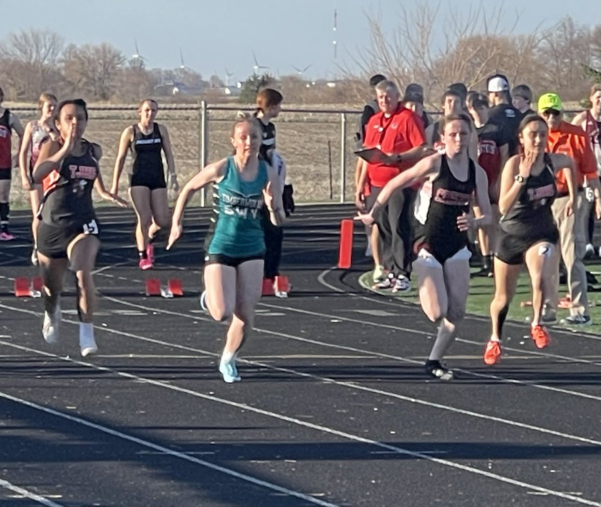 CBTJgirlstrack's tweet photo. Several girls in the 100 DASH!! Versace, Aries, Lylia, Iliana and Angelica. https://t.co/t14pMddx0H