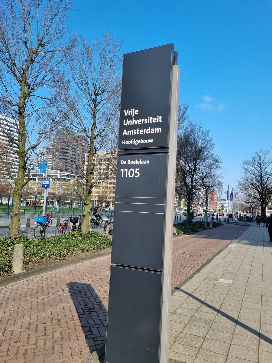 Katlijn Haesebrouck (@khaesebrouck) on Twitter photo Bezoek aan de <a href="/VU_SBE/">VU School of Business and Economics (inactief)</a> vandaag om het over #kennisdelen en #thuiswerken te hebben. Impliciete en expliciete kennis, beloningen en cultuur, hybride en all-remote; veel te vertellen in 2 uur! Bedankt voor de interactie en de leuke sfeer <a href="/berendvdkolk/">Berend van der Kolk</a> <a href="/ZijlstraCenter/">Het Zijlstra Center</a> Bezoek aan de <a href="/VU_SBE/">VU School of Business and Economics (inactief)</a> vandaag om het over #kennisdelen en #thuiswerken te hebben. Impliciete en expliciete kennis, beloningen en cultuur, hybride en all-remote; veel te vertellen in 2 uur! Bedankt voor de interactie en de leuke sfeer <a href="/berendvdkolk/">Berend van der Kolk</a> <a href="/ZijlstraCenter/">Het Zijlstra Center</a>
