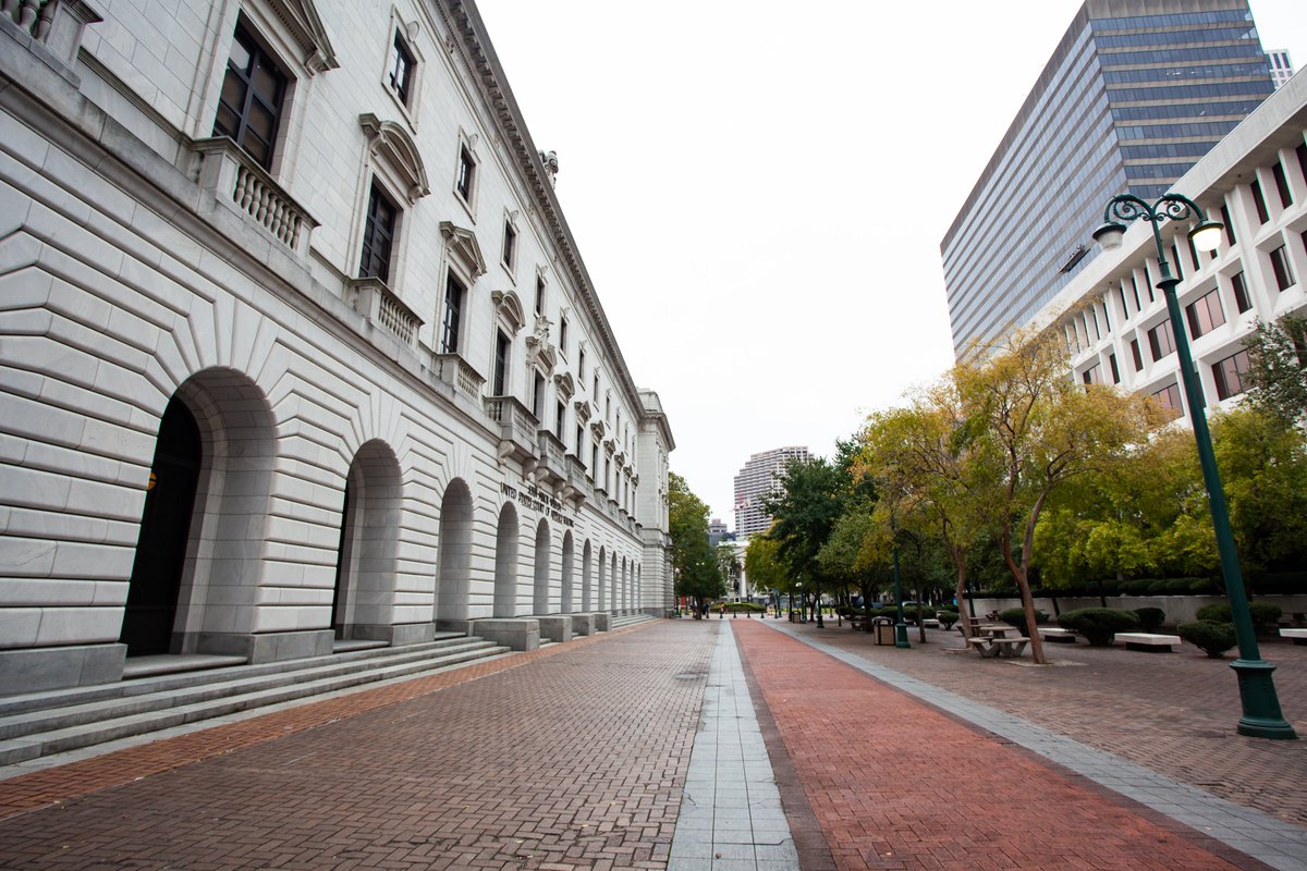 BAFFC's tweet image. Bonin v Sabine River Authority: #5thCir affirms denial of motion to dismiss: #Sabine River Authority not arm of state of LA, not entitled to #sovereignimmunity; suit by #property owners re flooding proceeds #dissent #Clark #11thAmendment #appellatetwitter bit.ly/3GKTatC