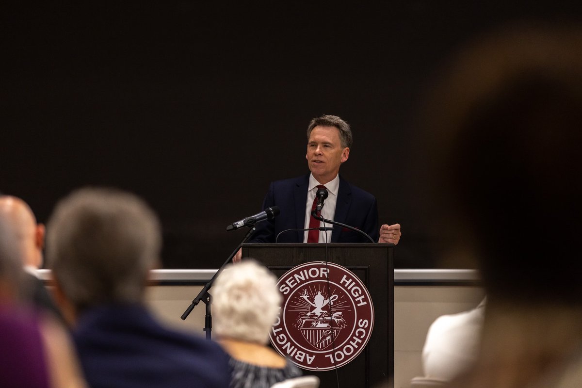 MarkRWeaver's tweet image. 1/ More than 50,000 people have graduated from Abington (PA) High School, so, last week, I was honored and humbled to have been among the 120 or so inducted into its Hall of Fame since 1928.