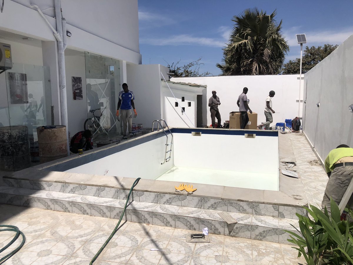 Topswimmingpool's tweet photo. COMPLETE 💫

When filled with water, pool surface in white fiberglass creates a brilliant clean, light and a stunning blue line appearance that is very smooth to the finish touches. 

#topswimmingpools #top_pools #dds_pools #ib_pools 🇬🇲 
☎️+220 7214066 https://t.co/jQslHIWKvX