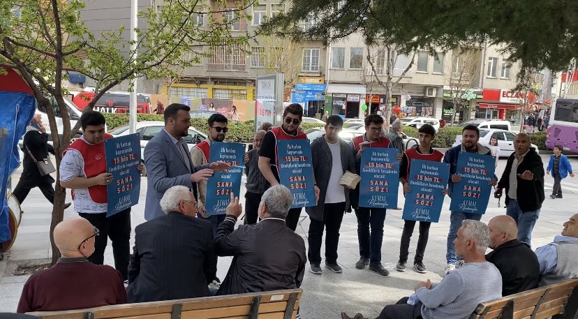 Genel başkanımız Kemal Kılıçdaroğlu’nun vaadlerini Et’e kemiğe büründürdük,
çaldırmayacağız!
Canlı bilbordlarımız tüm atmlerin önünde.
İlk kurban bayramında 15 bin TL emeklilerin hesabında olacak. 
Sana söz, bay Kemal sözünden dönmeyecek!