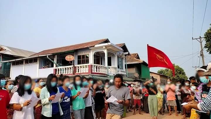 Democracy Movement Strike Committee - Dawei, youths, women &amp; locals held anti-junta protest and Thangyat performances in #Launglone township, Dawei District, April 17, calling for opposition to junta-organized election.

#HelpMyanmarIDPs
#2023Apr17Coup
#WhatsHappeningInMyanmar