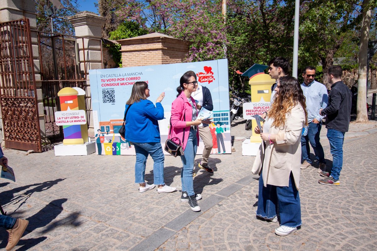 jjsscm's tweet photo. Comienza la campaña de voto por correo 📬 de #JSCLM desde el Campus Universitario “Fábrica de Armas” de Toledo 🎓. Una campaña informativa que recorrerá todos los campus y centros de FP de la Región.
En CLM, tu #VotoPorCorreo consigue muchas cosas. ♥️ https://t.co/S6yKAFmFNq