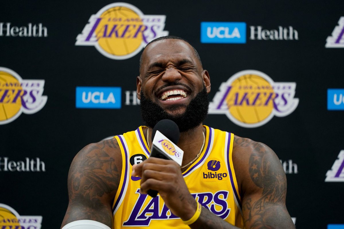 Klutch_23's tweet photo. Stephen A Smith last week
“I’ll be shocked if the Lakers beat Memphis!”

Stephen A Smith today:
“This series is over. I think it’s done.” 

#LakeShow https://t.co/D5wCEZLtp7