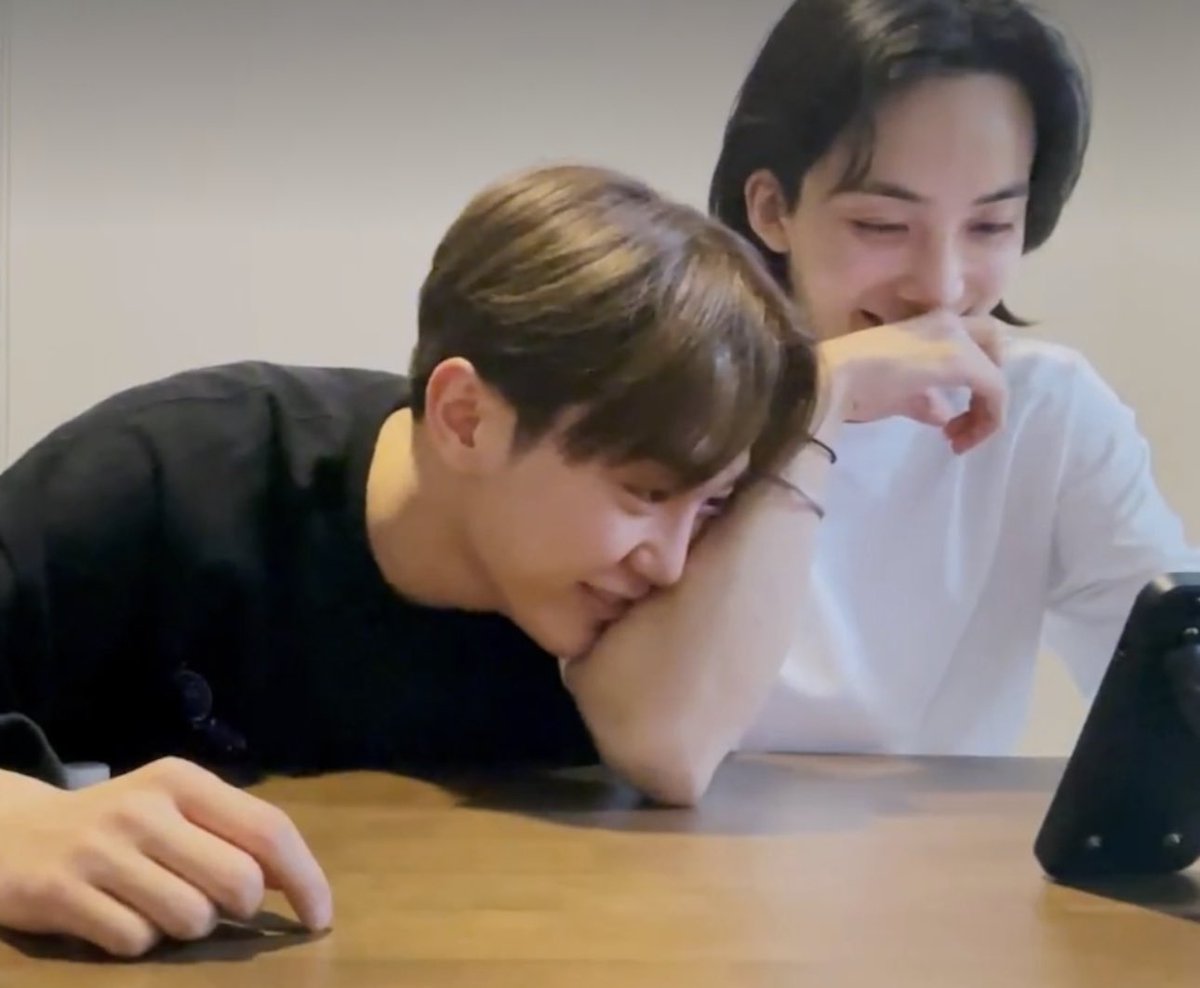 recordbsk's tweet photo. exhibit c, jeonghan 

https://t.co/Oj79GFj1YE