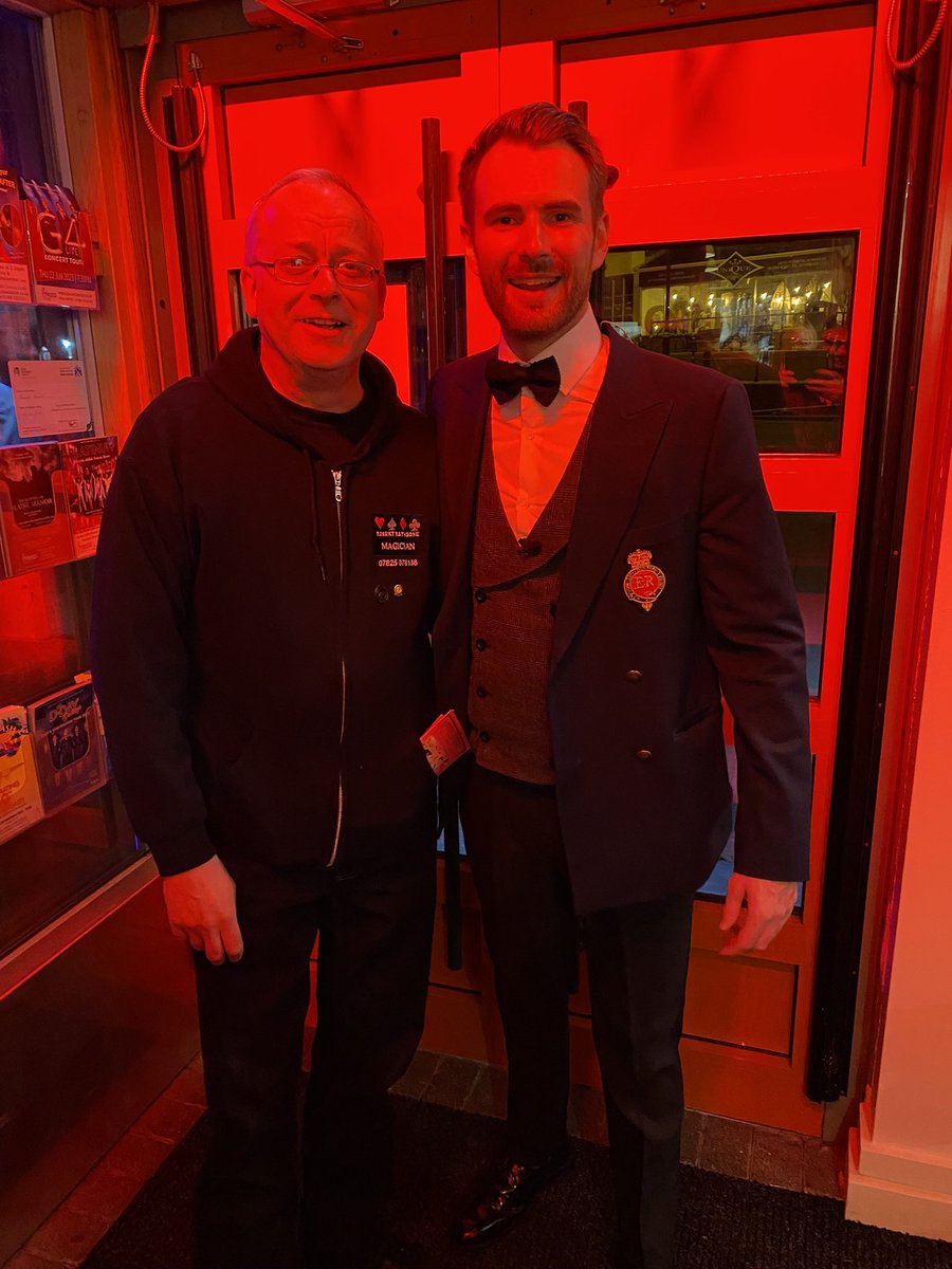 RobertR03129740's tweet photo. Absolutely fantastic show at The Princess Theatre, Hunstanton last watching the amazing #richardjonesmagic
A well deserved standing ovation at the end of this fabulous show. https://t.co/ENgAjpOyWY