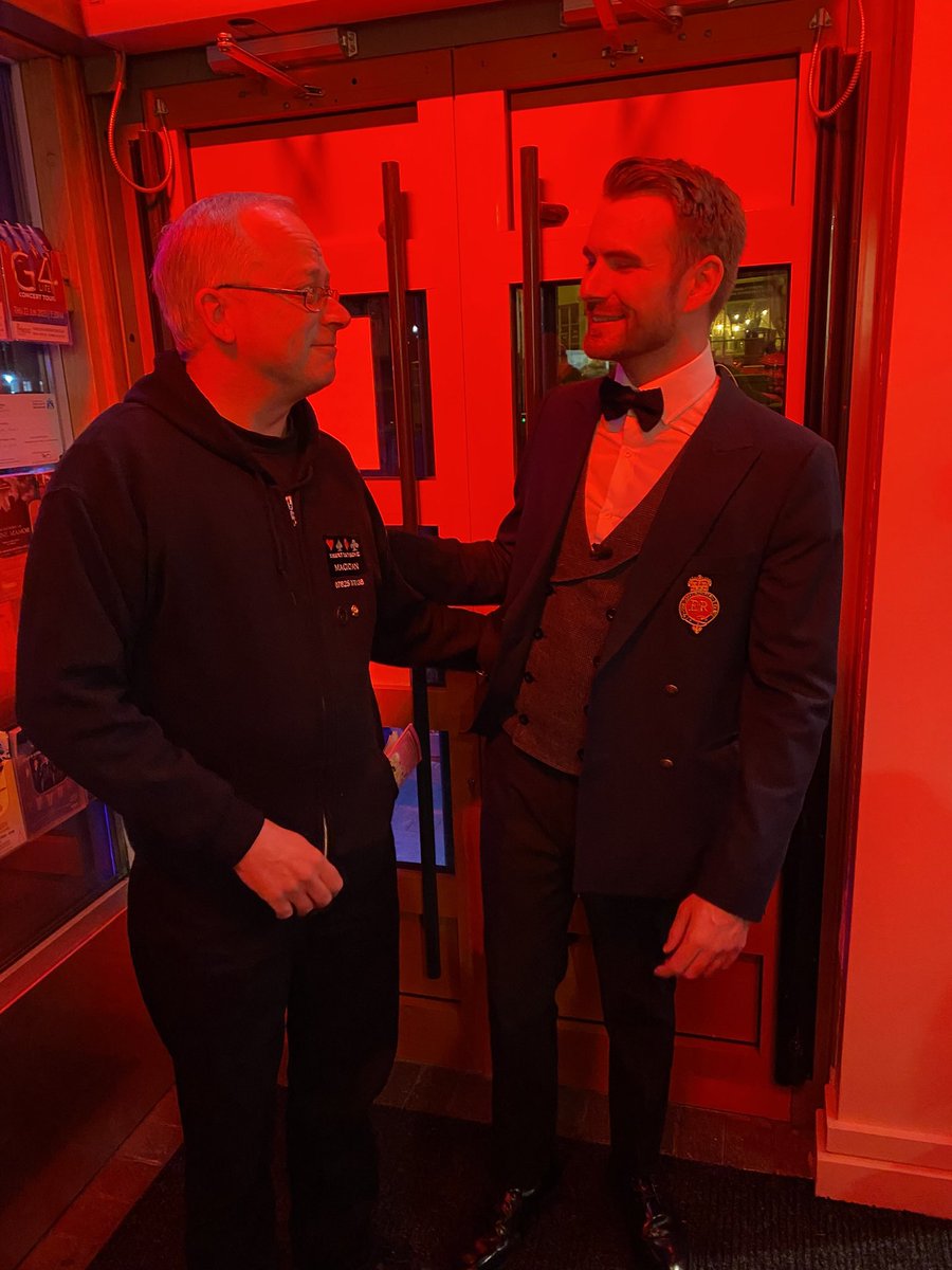 RobertR03129740's tweet photo. Absolutely fantastic show at The Princess Theatre, Hunstanton last watching the amazing #richardjonesmagic
A well deserved standing ovation at the end of this fabulous show. https://t.co/ENgAjpOyWY