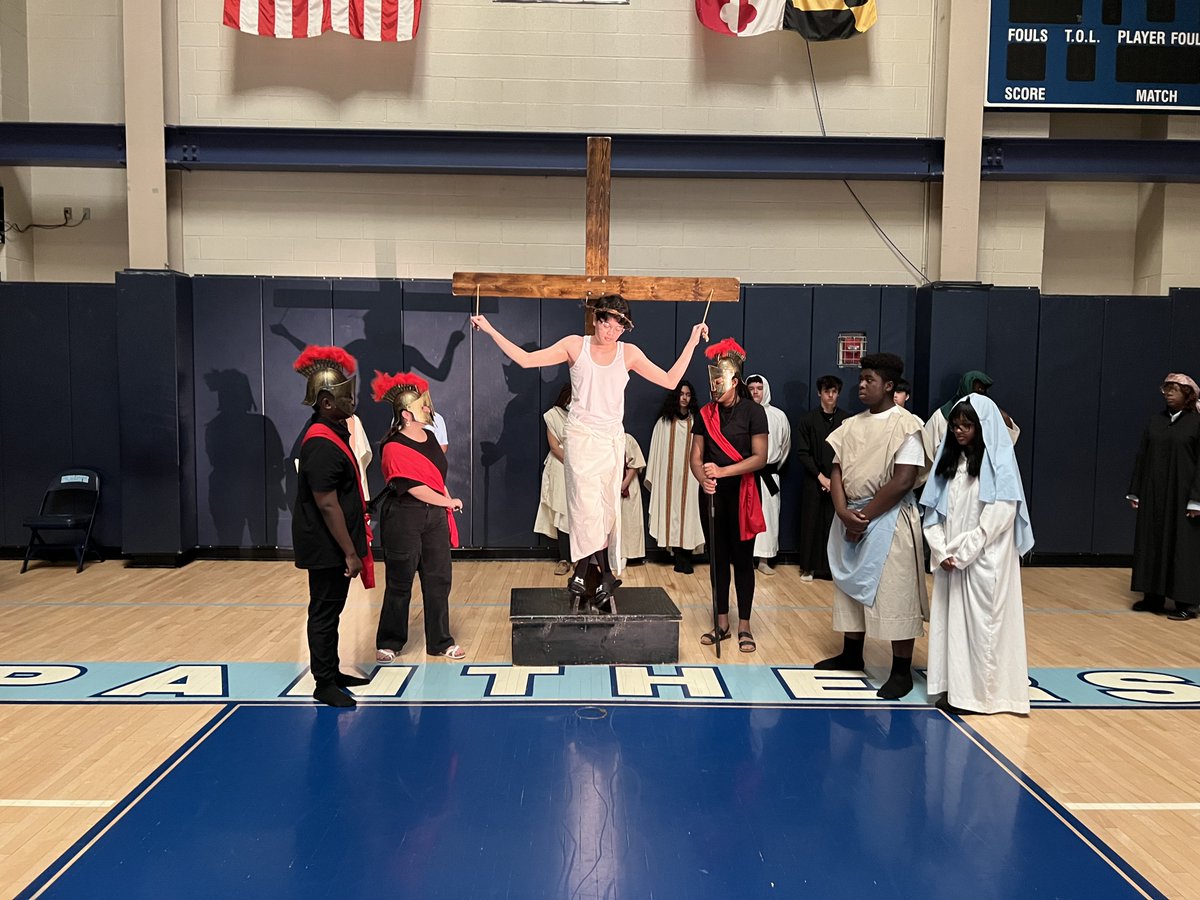Pallotti_HS's tweet photo. Thanks to our students who created a beautiful presentation of the passion of the Christ. Mia Reese directed the passion play and Isabel Tenney, House Band Director, lead the musicians. It was a beautiful presentation and we were grateful for the solemn reverence of our students. https://t.co/VfWrcMuuef