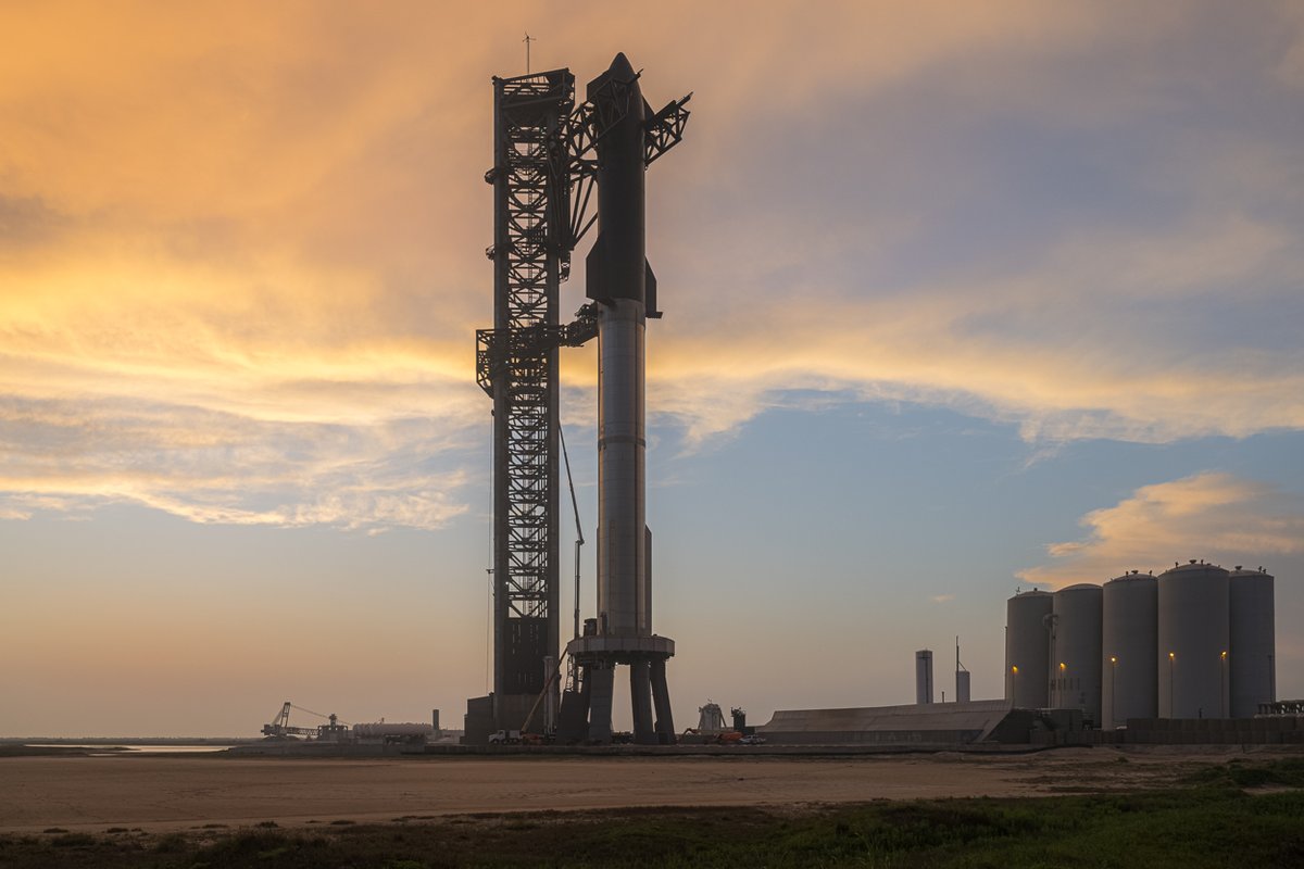 johnkrausphotos's tweet photo. If you enjoy my photography coverage of Starship and other spaceflight activities, consider supporting my work with a Subscription here on Twitter, and/or order prints of my photos from my website: https://t.co/uOaIIpaDqJ

Thanks for following! https://t.co/MCWAyEycIJ