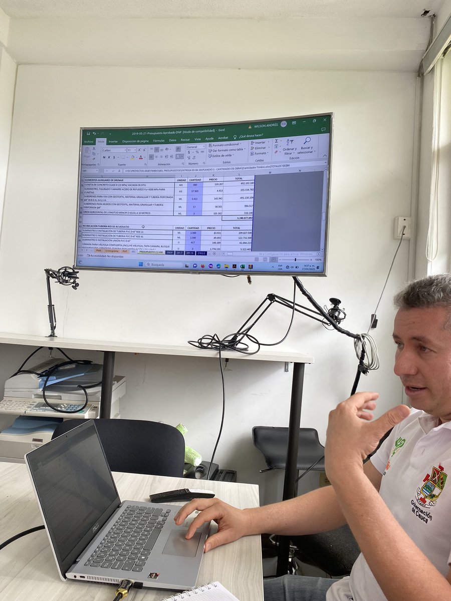 Perafanmaribel1's tweet photo. Nuestro compromiso siempre es estar desde el inicio en cada proyecto, a esta hora mesa técnica proyecto de construcción de pavimento del tramo 3 vía cinco días -alto de San José con @GobCauca1, seguimos avanzando y trabajando para buscar bienestar colectivo. https://t.co/tfZVAwDsSt