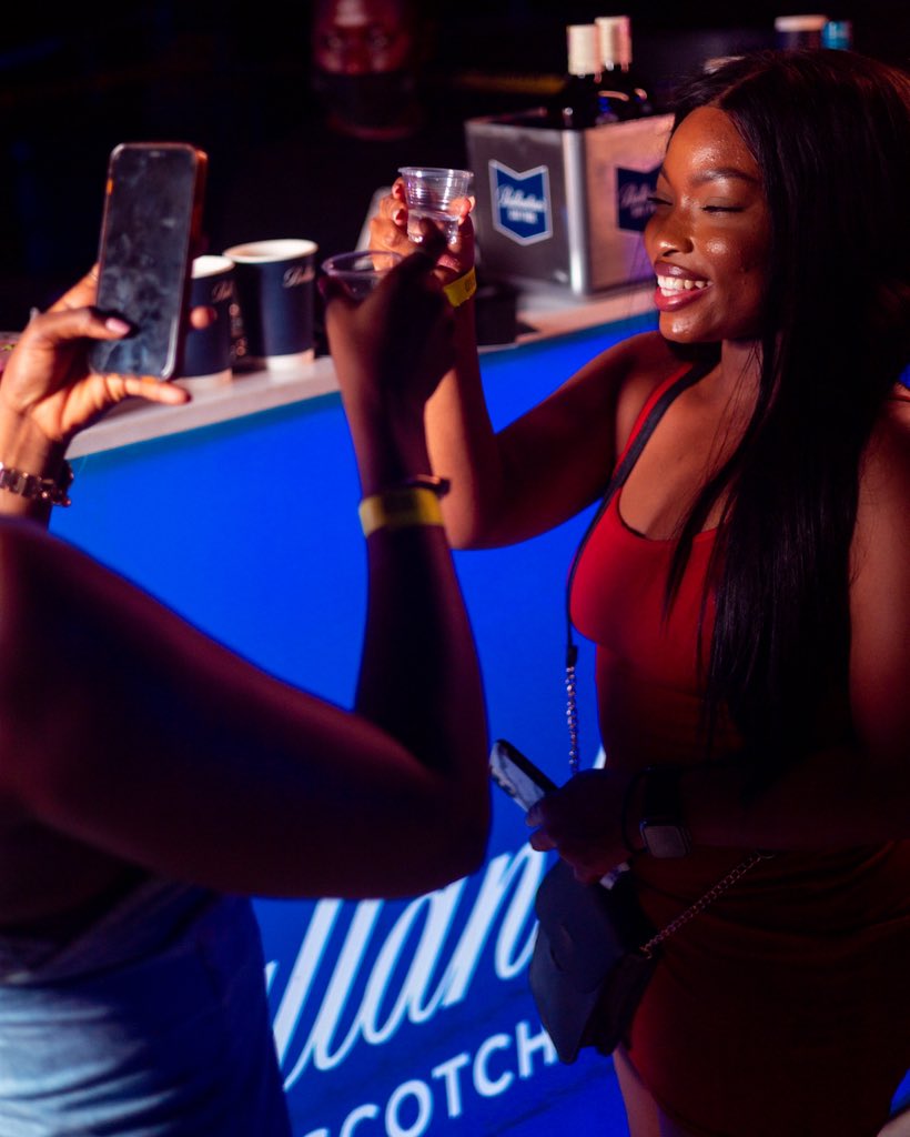 YKTFVworldwide's tweet photo. Cheers to a good week!
YKTFV🦍🦍🦍
FRIENDS OF FRIENDS Edition
S/o to #Ballantinesgh
#YKTFV #friendsoffriends #music #musicalexperience https://t.co/6I8aAPYQEU