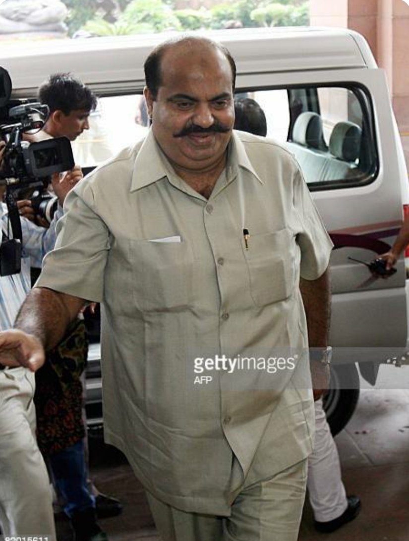 KAMRUDDIN_KD's tweet photo. किसकी थी इतनी हिम्मत जो छेड़ता उस दिलेर को

यार गर्दिश में तो मार देते है कुत्ते भी शेर को..🤷

पिंजरे में बंद शेर का शिकार किया है कभी खुले शेर का शिकार करना..!!

तुम्हारी नस्लों की नस्ले तक तबाह हो जाएंगी..!!
    @AbbasAnsari_ https://t.co/qZHLTEDEqQ