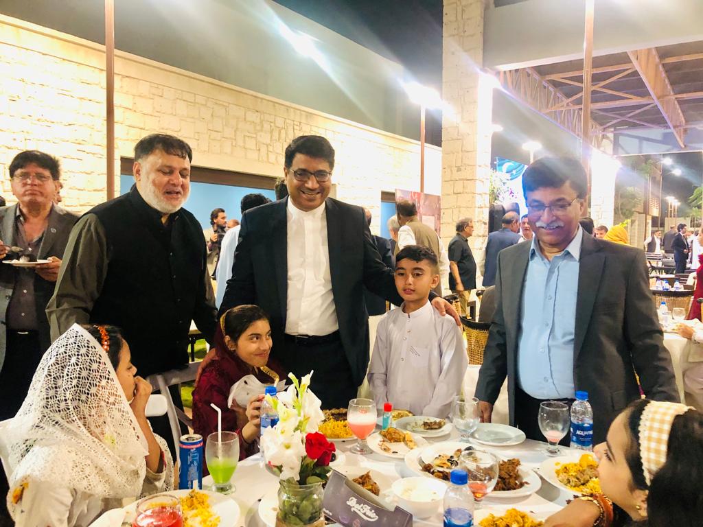 alkhidmatKHI's tweet photo. "Turkish Consulate in Karachi honors Alkhidmat's earthquake relief team and orphan care program at Iftar party." #Karachi #Pakistan #TurkishConsulate #Alkhidmat #EarthquakeRelief #OrphanCare #IftarParty https://t.co/4BiNWUz2AI