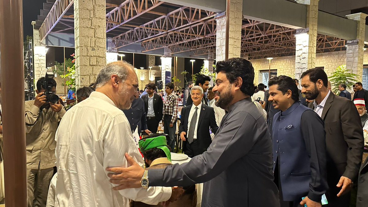 alkhidmatKHI's tweet photo. "Turkish Consulate in Karachi honors Alkhidmat's earthquake relief team and orphan care program at Iftar party." #Karachi #Pakistan #TurkishConsulate #Alkhidmat #EarthquakeRelief #OrphanCare #IftarParty https://t.co/4BiNWUz2AI