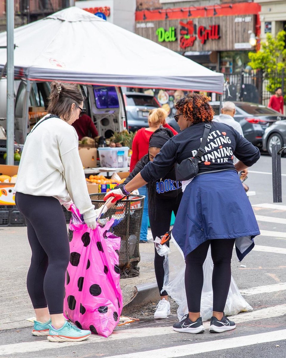 We Love ❤️ To See It…

#Repost <a href="/WRUCREW/">We Run Uptown</a> 

KEEPING IT CLEAN W/ Project Clean Up ##

Thank you volunteers!  Don’t forget that cleanliness is next to godliness!

SEE YOU AT THE NEXT ONE (5/21)

cc #thetrashproject <a href="/NYCSanitation/">NYC Sanitation</a> <a href="/NYCParks/">NYC Parks</a> 

photos by #i_mwayne

#WRUCREW