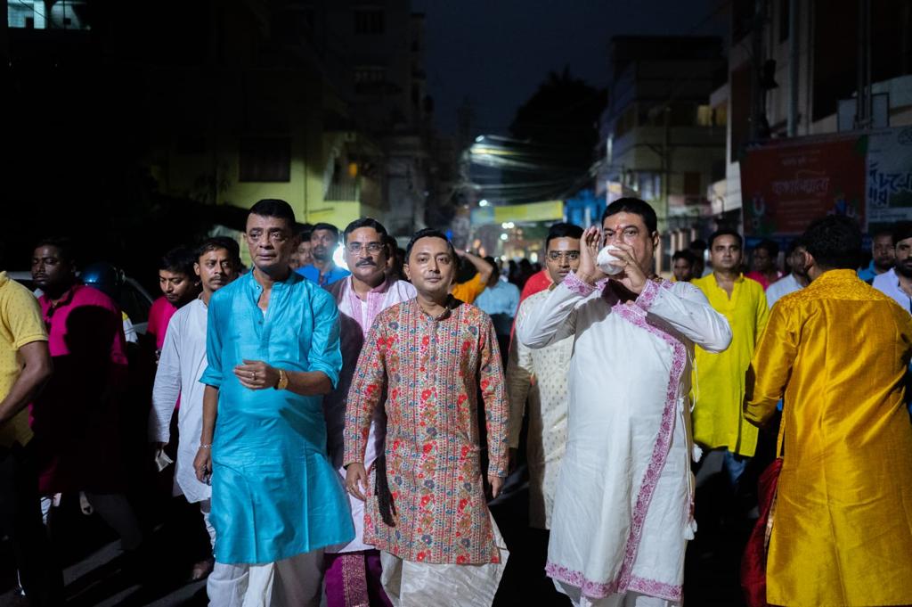 গতকাল 'বাঙালিয়ানা ১৪৩০' -এর উদ্বোধনী অনুষ্ঠানের কিছু মুহূর্ত। 

#Bangaliana2023 #Bangaliana1430 #Glimpses #Rally #BengaliCulture #Glimpses #RajarhatGopalpurAssembly #DebrajChakrabortyOfficial