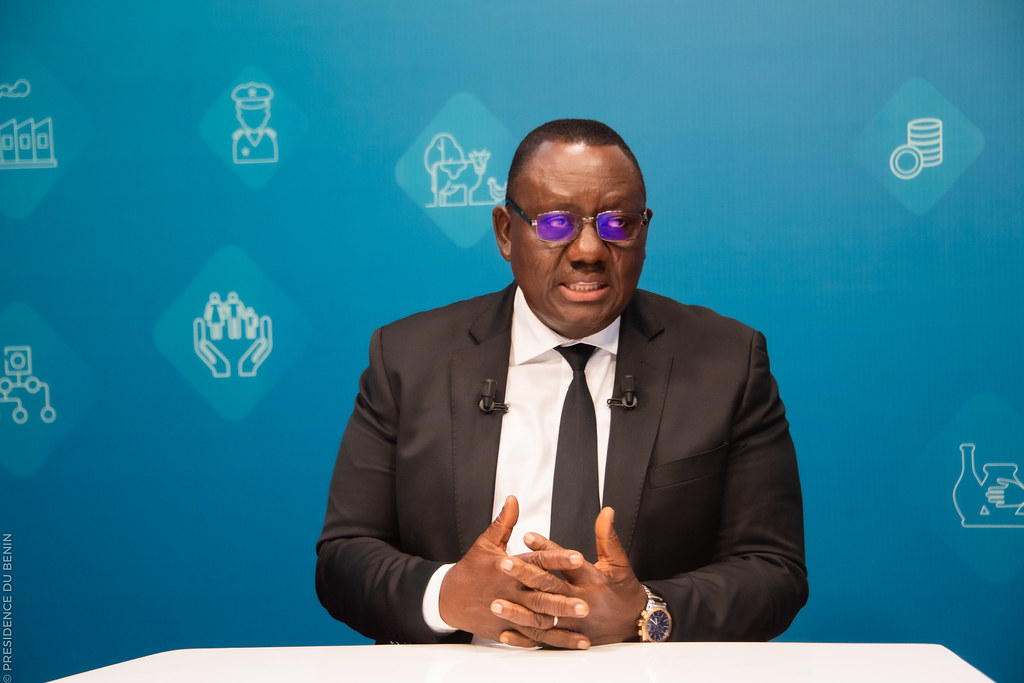 🇧🇯" À partir du 31 déc 2024, plus aucun œuf, aucun poulet congelé ne va rentrer au Bénin. Ça veut dire que nous n'allons plus en importer. Nous allons développer notre filière poulet bicyclette. Je vous invite donc à redynamiser vos poulaillers parce que le marché va en demander"