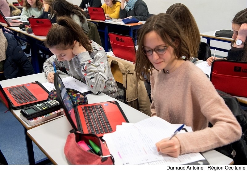 Occitanie's tweet photo. L'#Occitanie au 🔝 du #NumériqueResponsable 💪
En obtenant le #LabelNR le plus élevé, la #Région se voit confortée dans ses actions envers un #numérique :
➕ #sobre
➕ #inclusif
➕ protecteur des #DonnéesPersonnelles 👍
👉https://t.co/kyqgxXYHJF https://t.co/NWNvd8HqZs